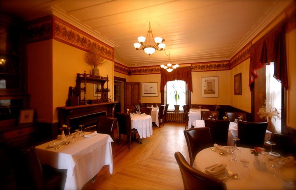 Auberge William Wakeham Gaspe Exterior photo