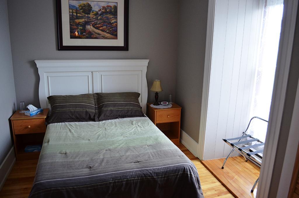 Auberge William Wakeham Gaspe Room photo