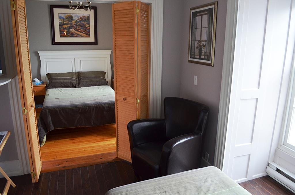 Auberge William Wakeham Gaspe Room photo